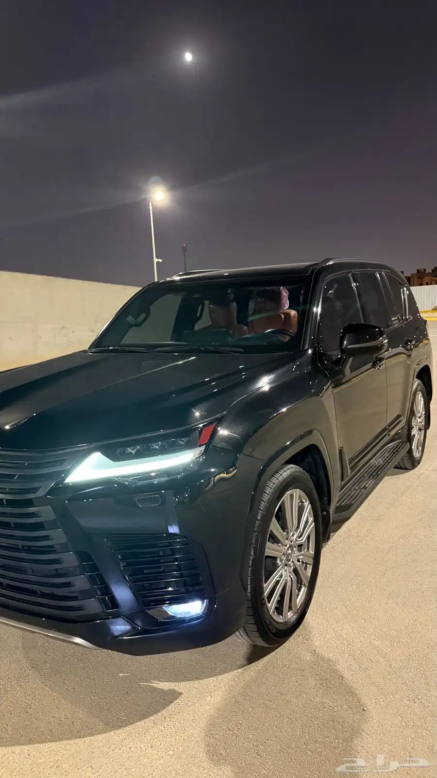 لكزس 2022 vip بلاك اديشن 4