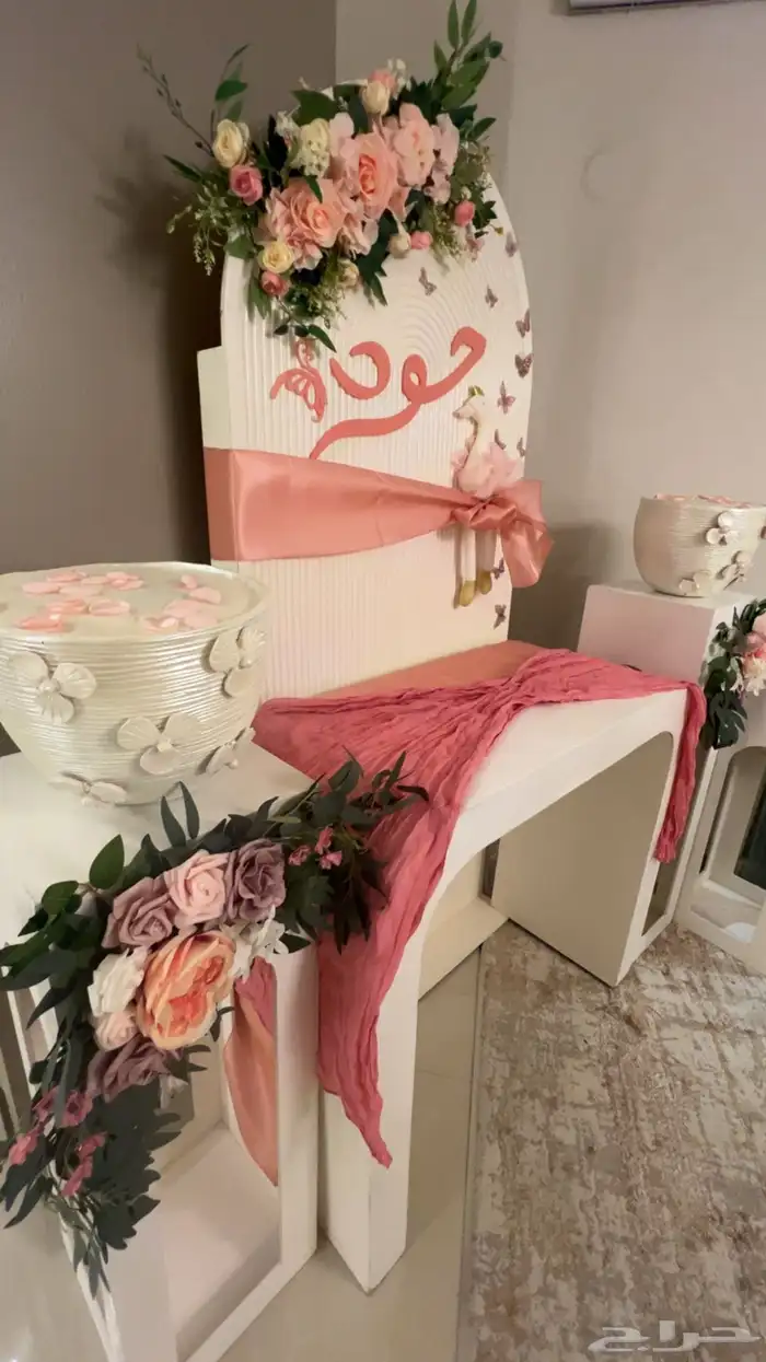 طاولات استقبال للبيع بديكور جاهزه ب300 3