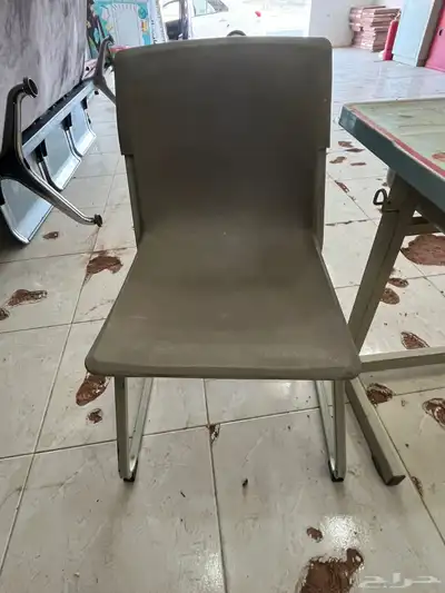 طاولات وكراسي 4
