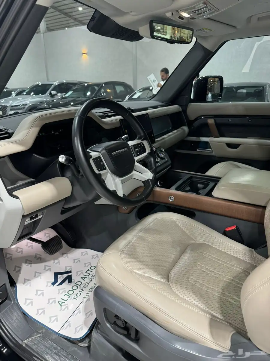 لاندروفر ديفندر 90 - HSE موديل 2022 فل كامل مستعمل 6