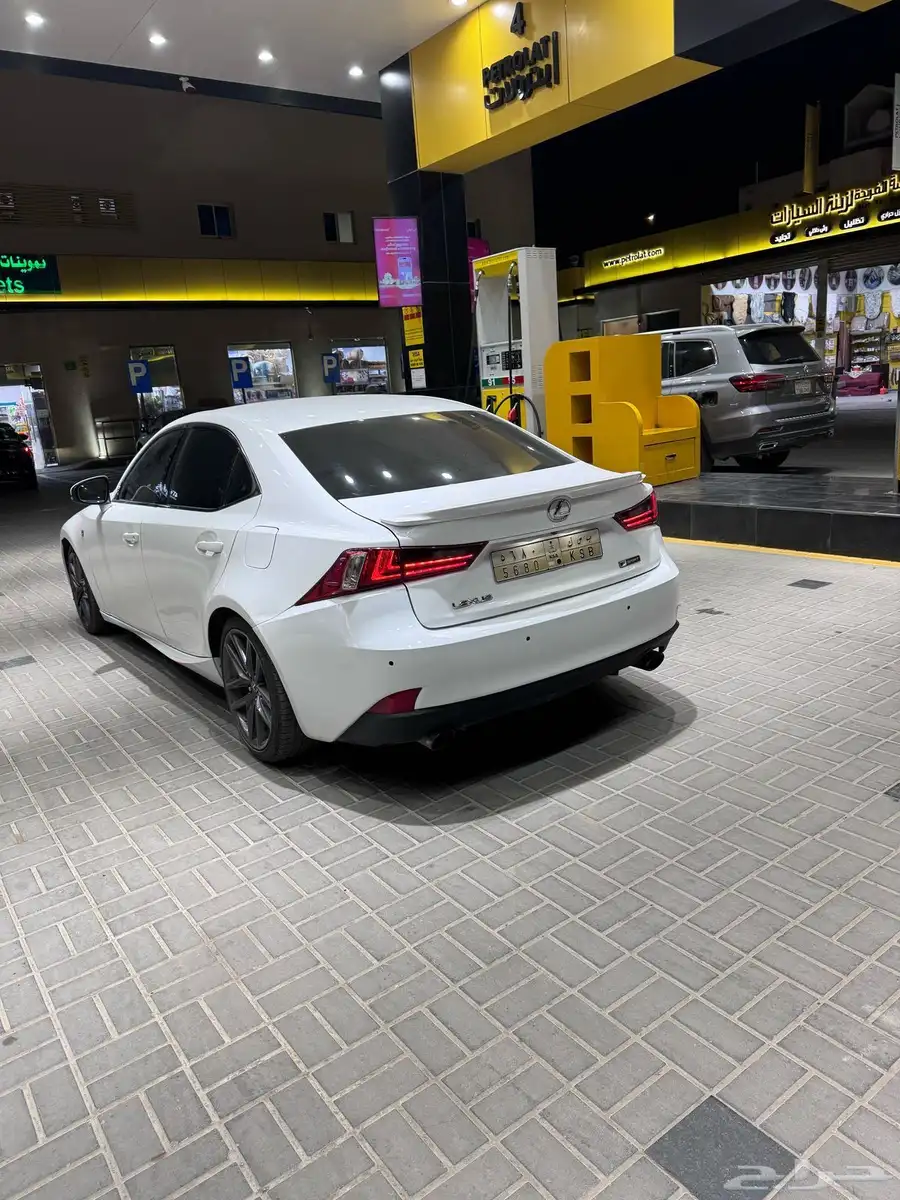 لكزس is f سبورت 350 1