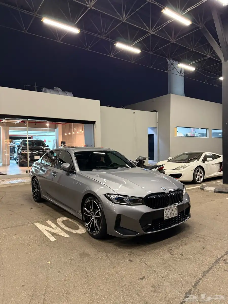 BMW 330 2023 1