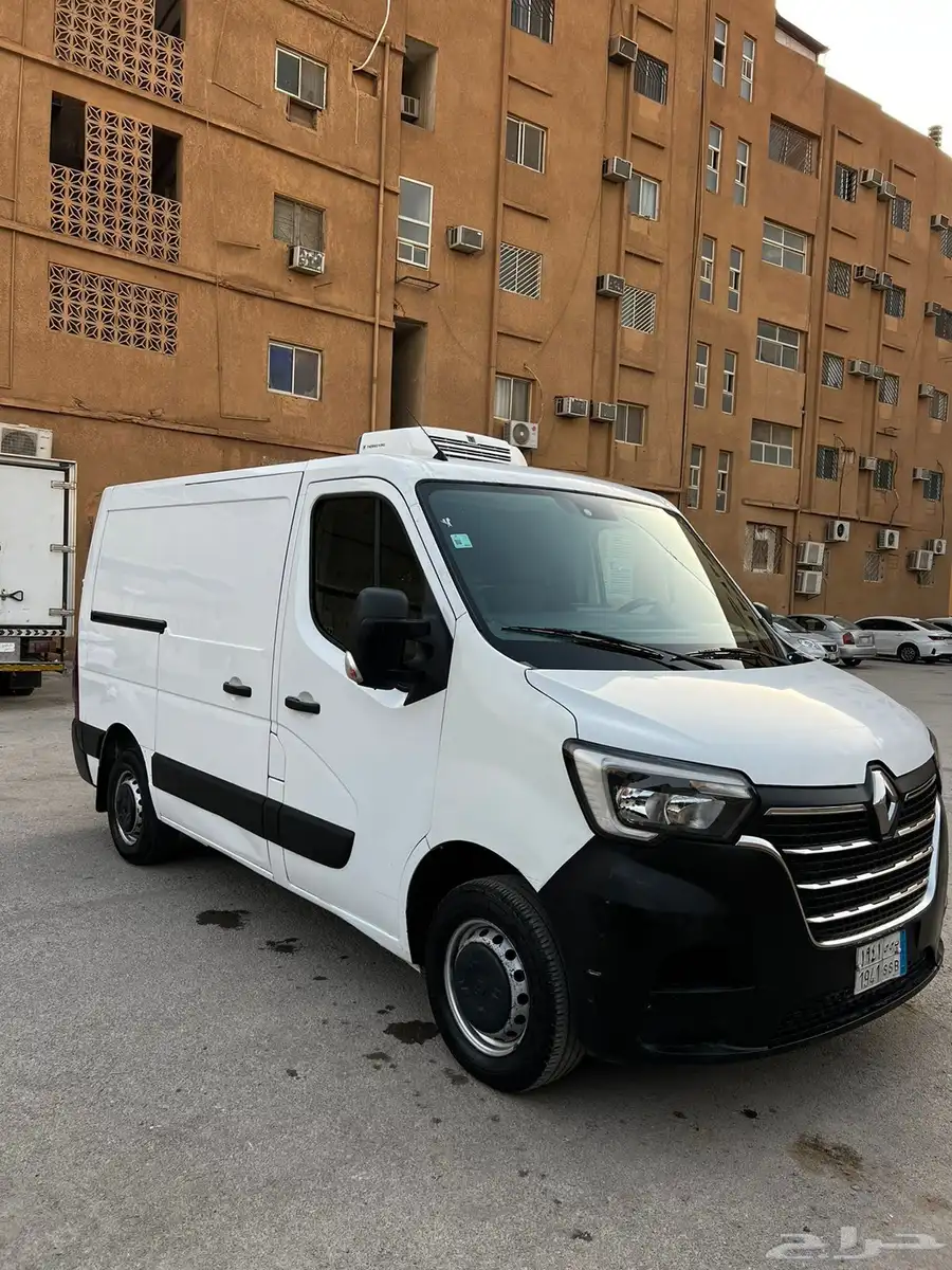 Renault 2021 Master commercial Refrigerator Van 1