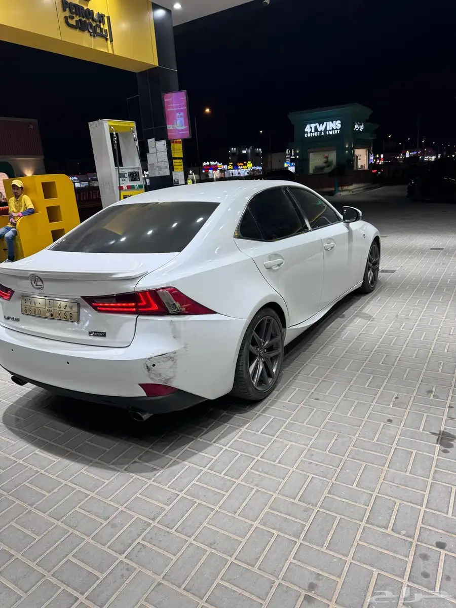 لكزس is f سبورت 350 2