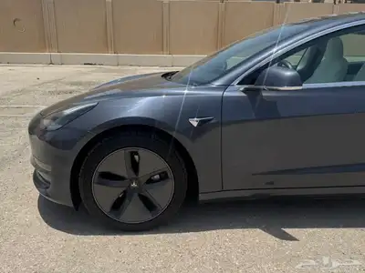 Tesla Model 3 6