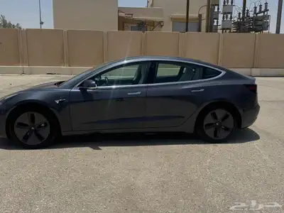 Tesla Model 3 7