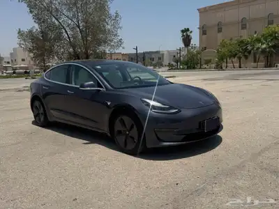 Tesla Model 3 1
