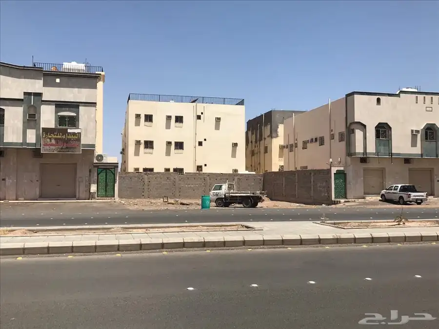 ارض تجاريه للبيع في المدينه المنوره حي العزيزيه 0