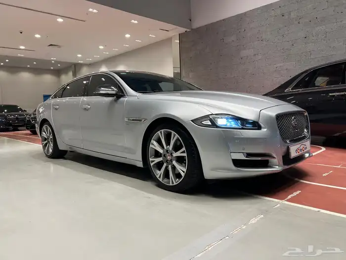 جاغوار Xj موديل 2018فل 6 سلندر 1