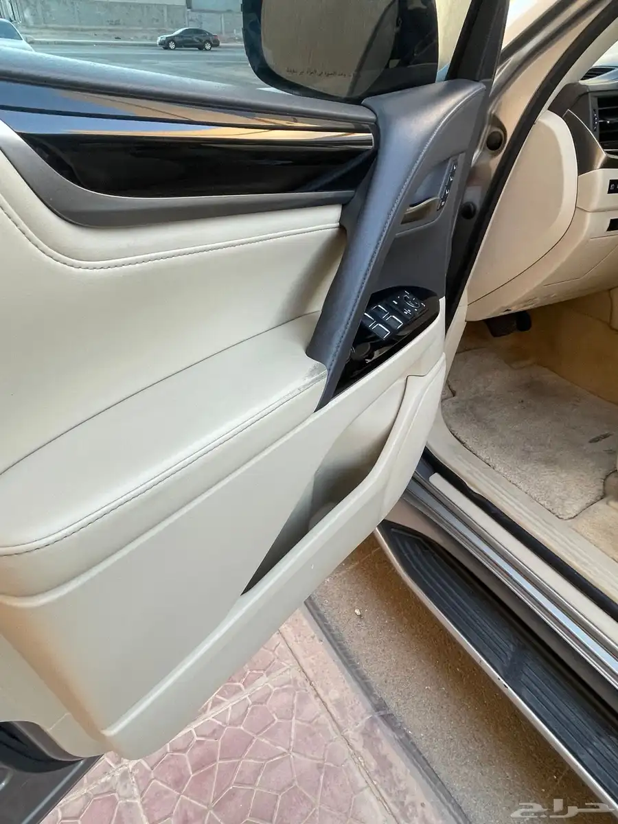 جيب لكزس 2016 . LX570 8
