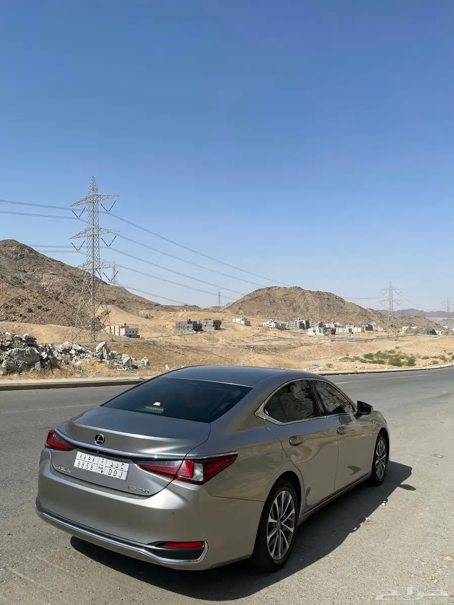 لكزس 2022 0