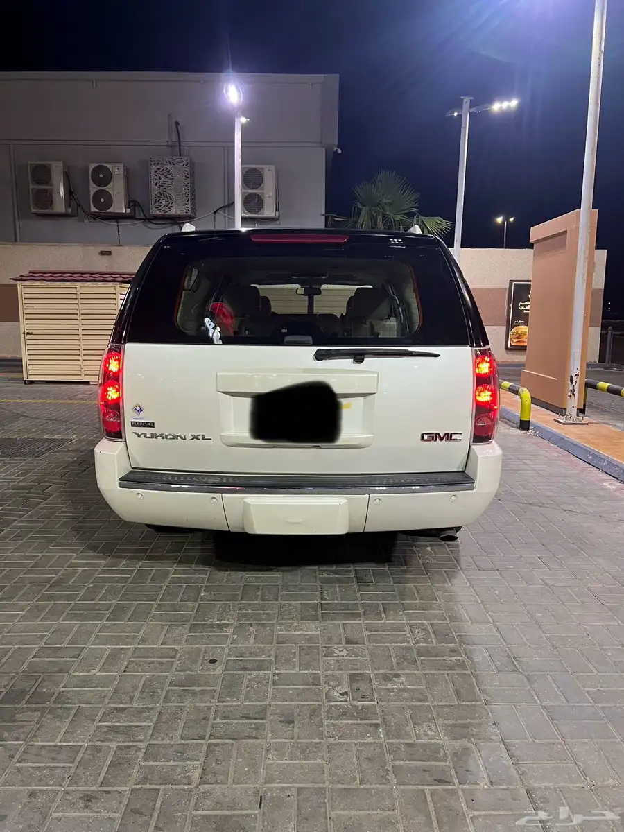 GMC دينالي 2011 12