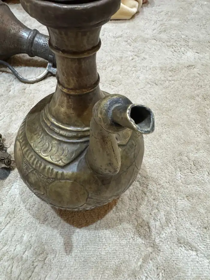 إبريق نحاسي أثري   صنع يدوي من شبه القارة الهندية 3