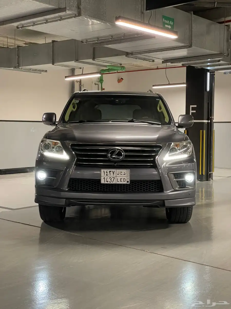للبيع جيب لكزس LX570 2013 1