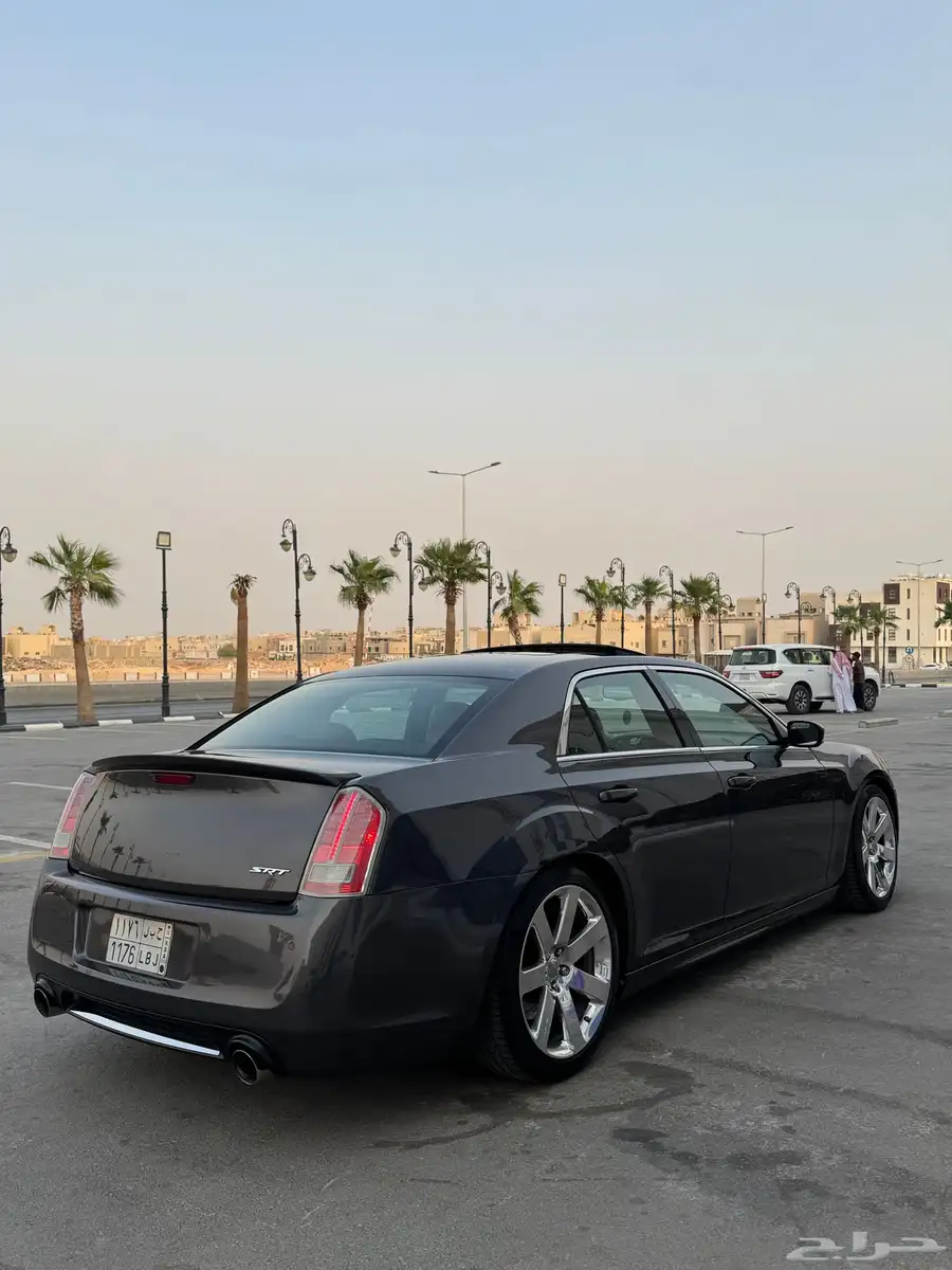 للبيع كرايسلر 6.4SRT 7