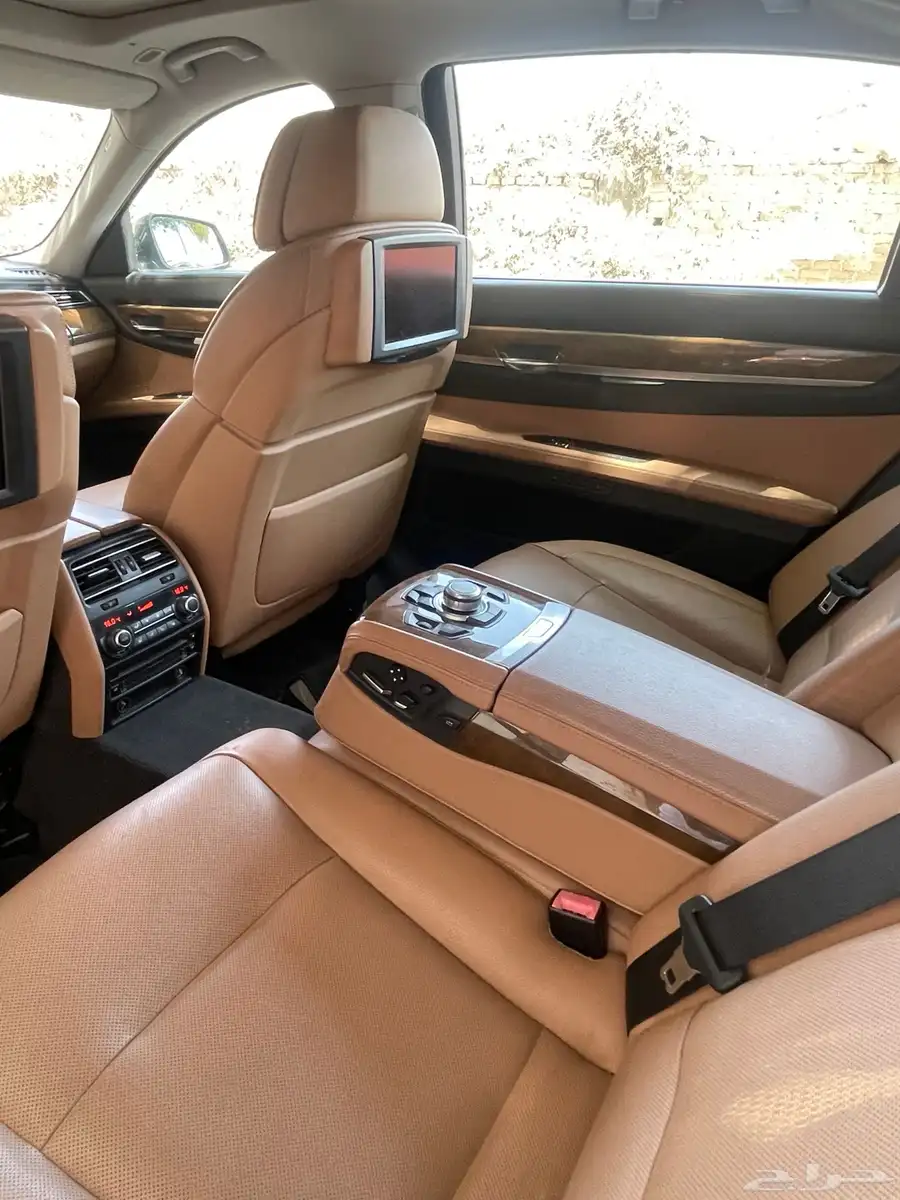 BMW - 740 LI - 2012 17
