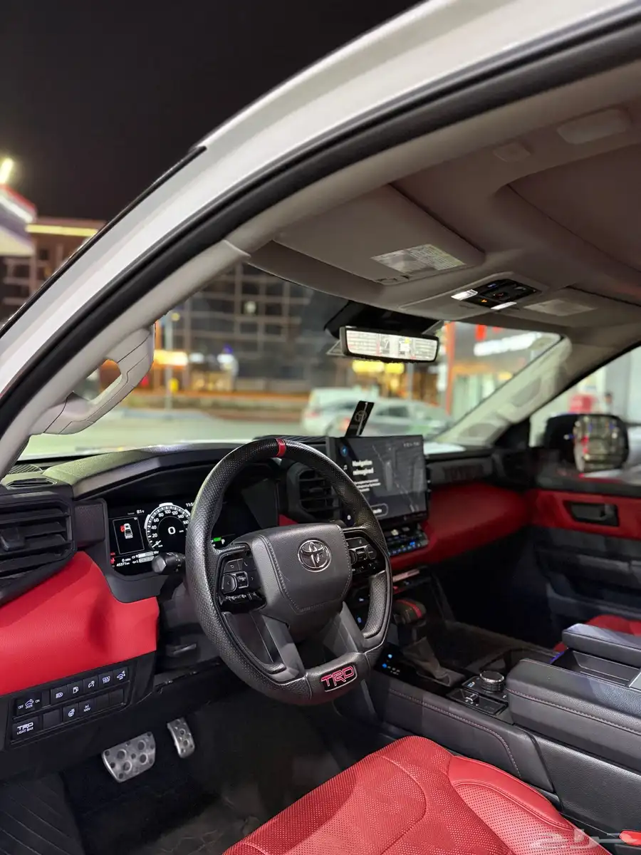 تندرا TRD Pro يحمل لوحة مميزة 15