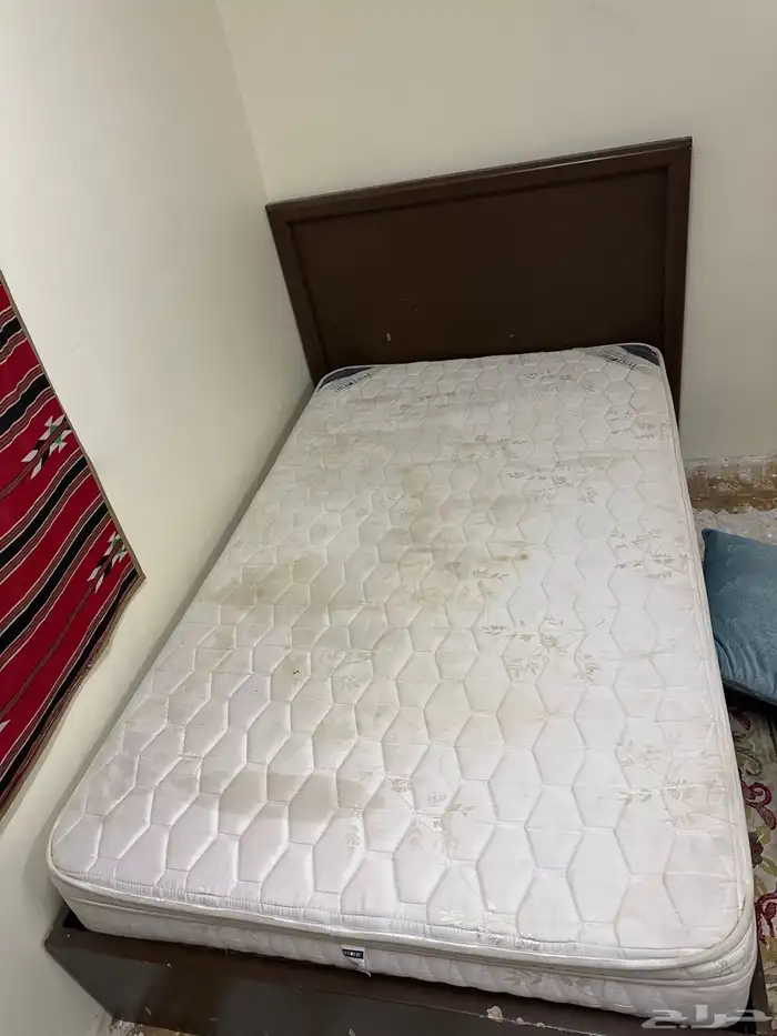 للبيع اثنين سريرات معامراتبهم 2