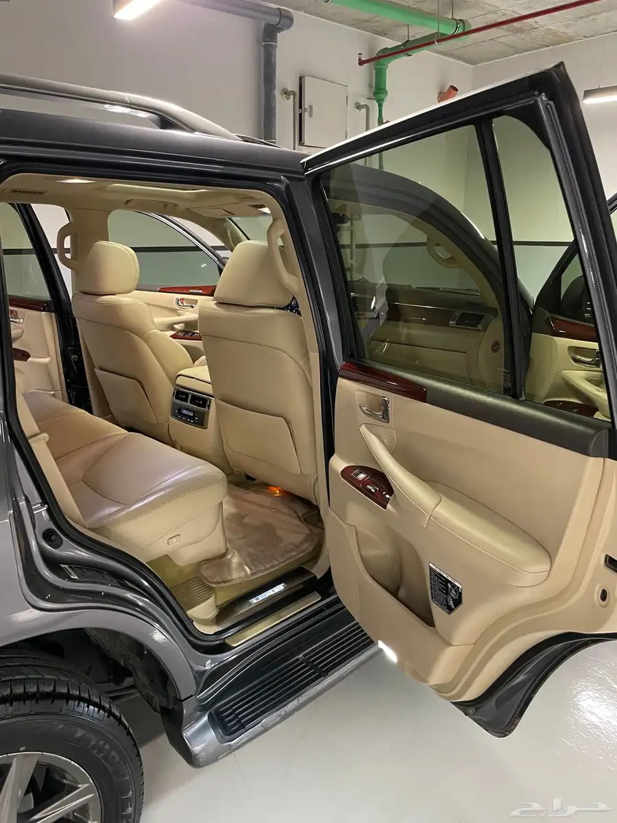للبيع جيب لكزس LX570 2013 11