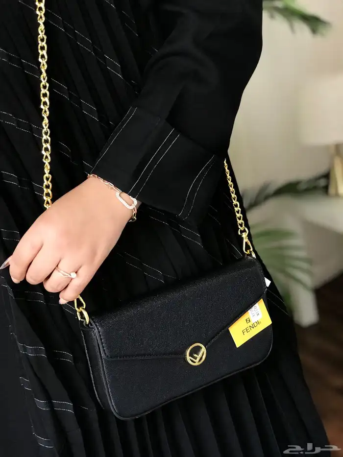 شنط يد ماستر كوالتي ماركه شانيل .قوتشي.لويس فيتون 37