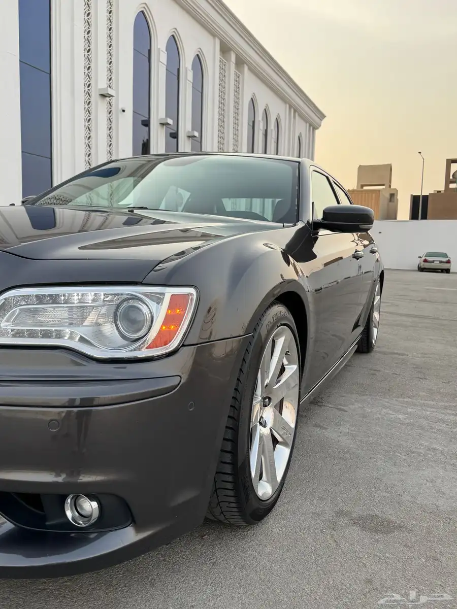 للبيع كرايسلر 6.4SRT 5