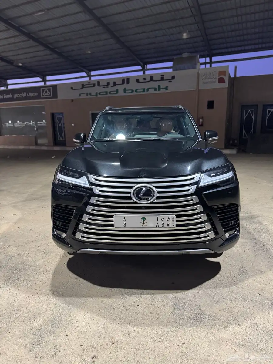 لكزس 2024 بريمي BB عداد 80 الف كم . 1