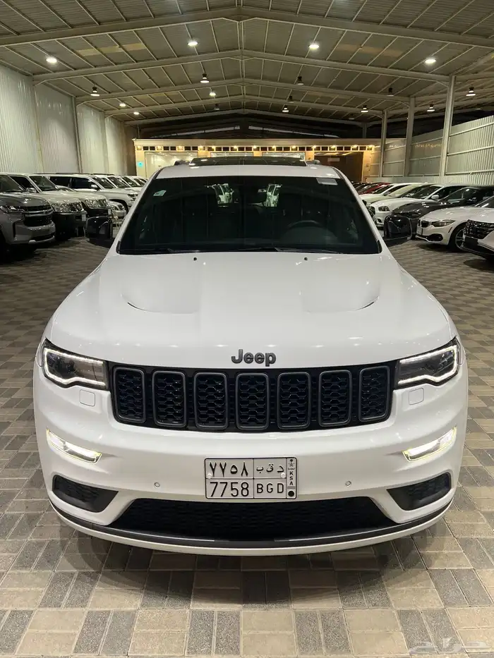 للبيع قراند شيروكي S 2019 نظيف 5