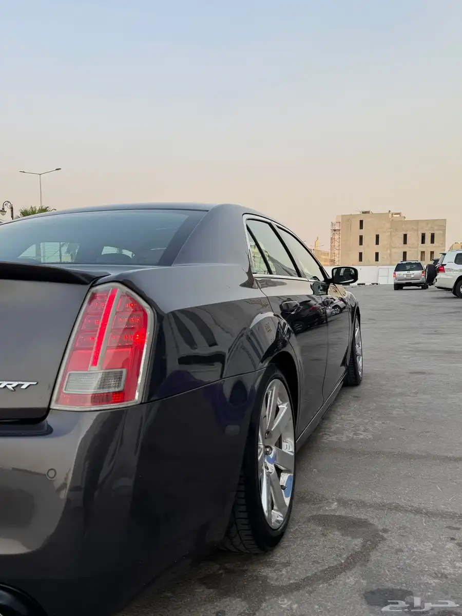 للبيع كرايسلر 6.4SRT 13