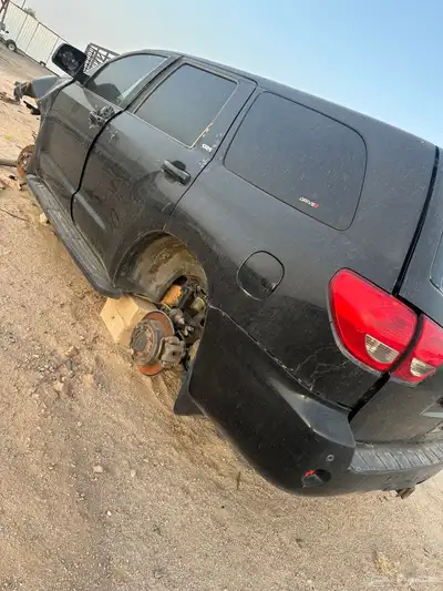 للبيع قطع غيار سكويا وتندرا 2