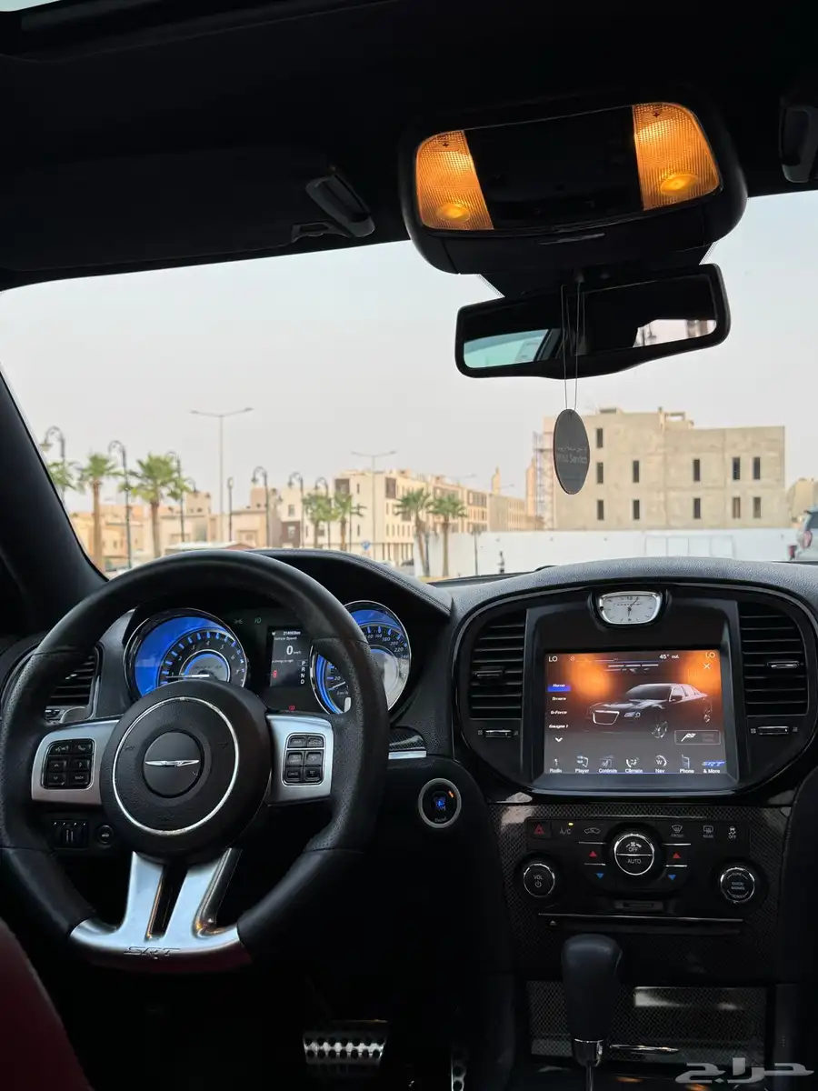للبيع كرايسلر 6.4SRT 16