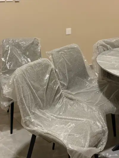 طاولة طعام 4 كراسي 3