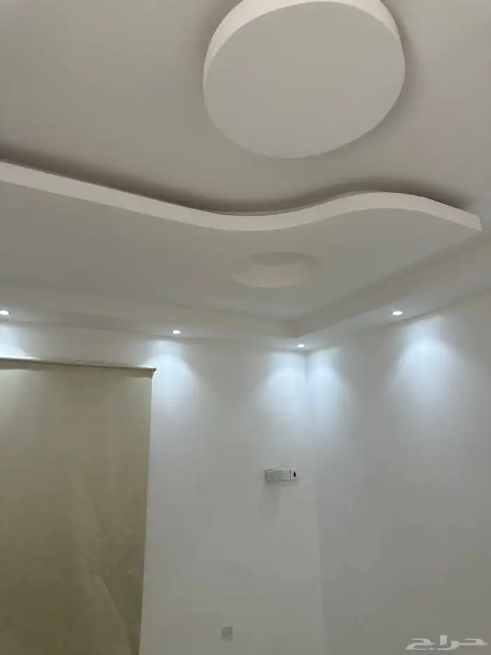 للإيجار استراحة عزاب بحي الوادي 5