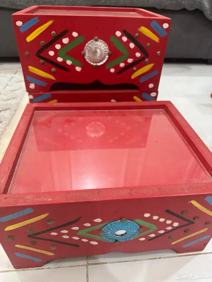 رف تراثي و طاولة 1