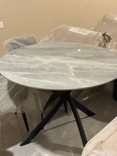طاولة طعام 4 كراسي 1