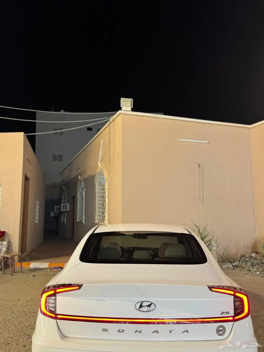 هيونداي سوناتا 2022 يوجد ضرر طفيف فالصدام الخلفي 8