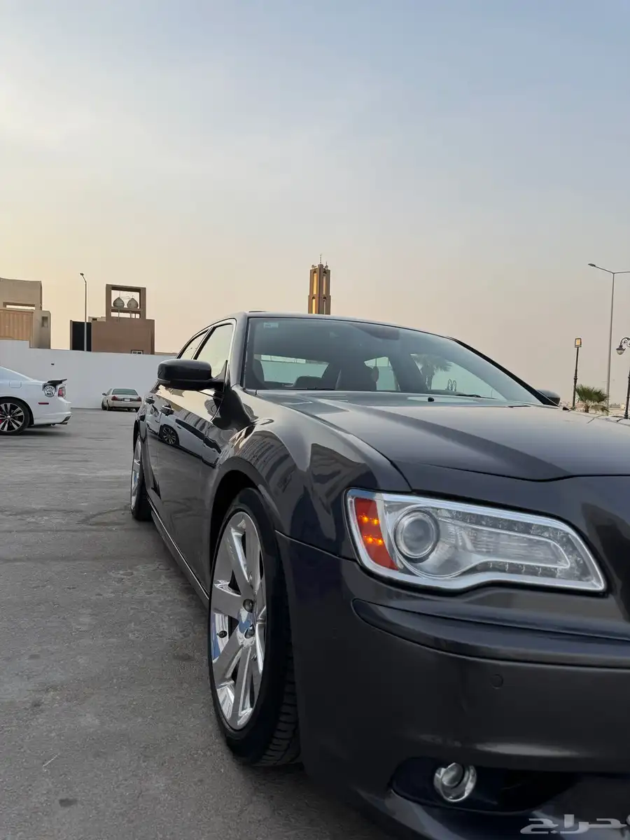 للبيع كرايسلر 6.4SRT 4