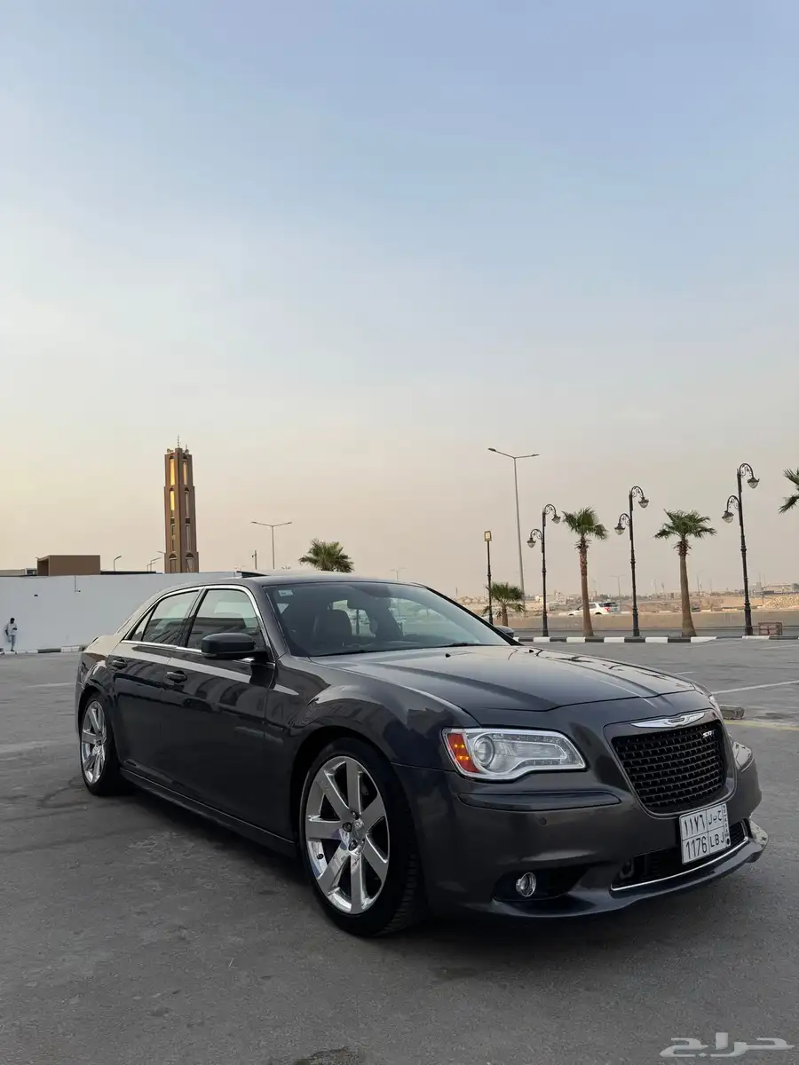 للبيع كرايسلر 6.4SRT 3