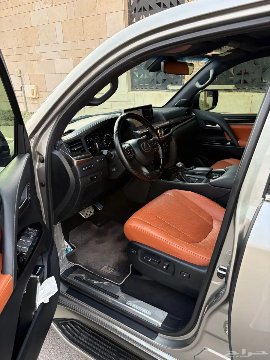 لكزس 570s 2019 مالك اول 4