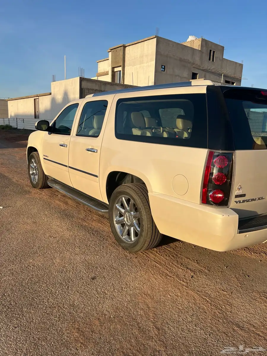 GMC دينالي 2011 2