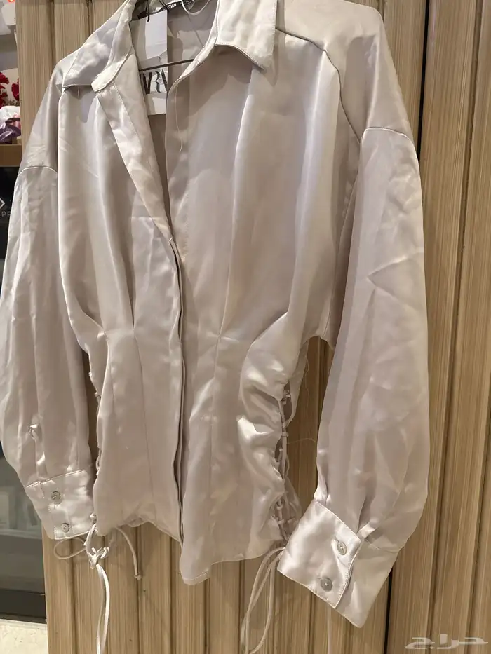 بلوزه من زار اخذتها جديدة وبكرتها ب200 ريال سعرها   بالخبر 0