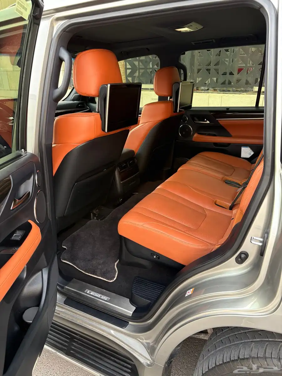 لكزس 570s 2019 مالك اول 5