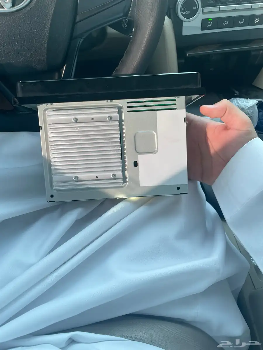 شاشة تويوتا اصليه جديده 4