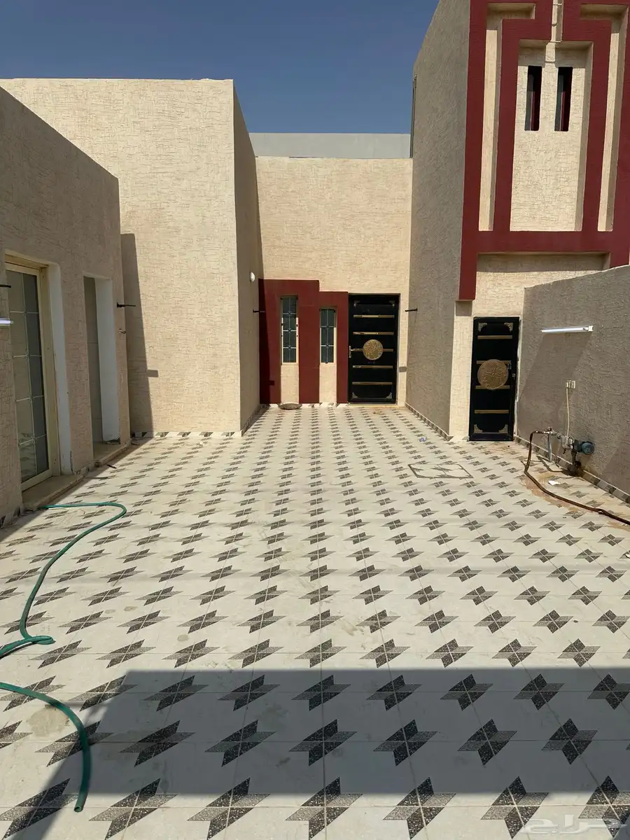 للإيجار استراحة عزاب بحي الوادي 0
