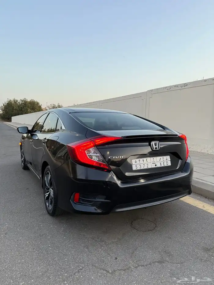 هوندا سيفيك 1.6 2019 نص فل للبيع 6