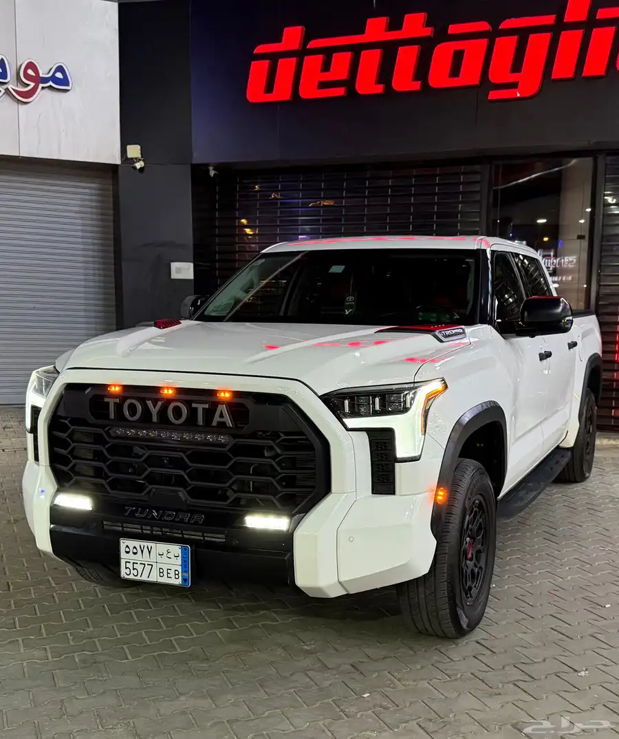 تندرا TRD Pro يحمل لوحة مميزة 0