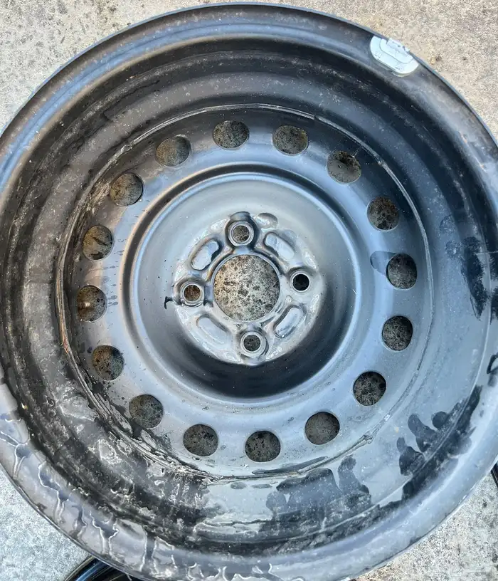 4 جنوط حديد أصلية مقاس 14 3