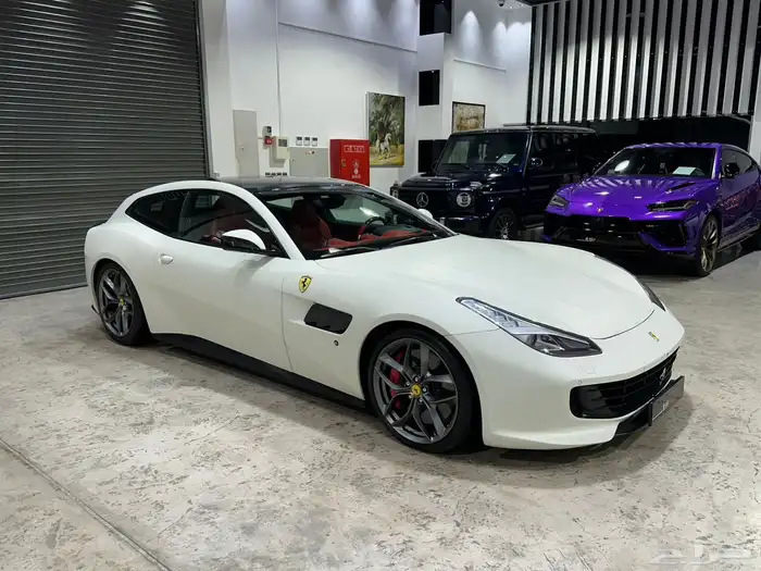فيراري GTC4Lusso موديل 2018 ماشي 30.795 كم وارد الوكالة 1
