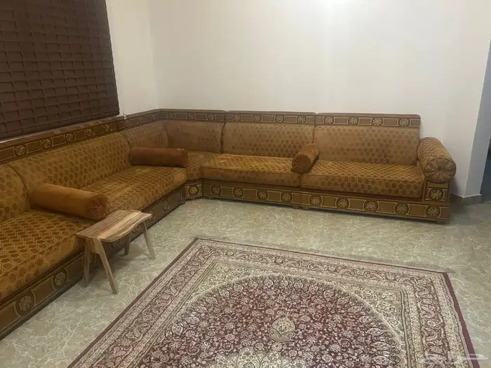 للبيع مجلس 7 6 حالته جدا ممتازه 2