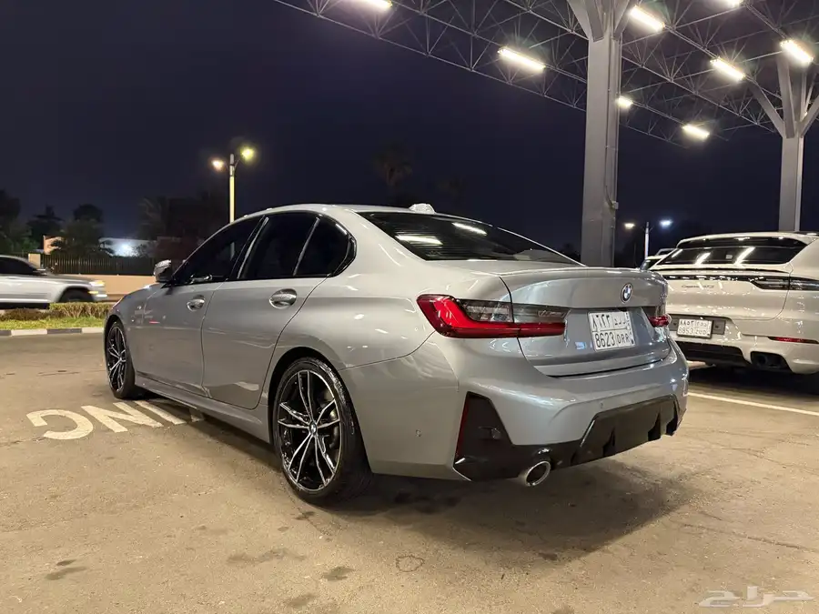 BMW 330 2023 4