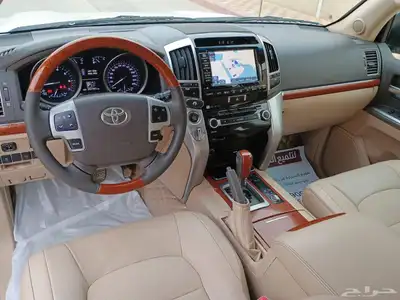 تويوتا لاندكروزر 2015 VXR 15